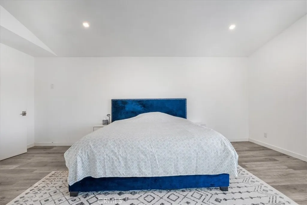 2481 S Bundy Drive, Los Angeles, California 90064 home-pic-40